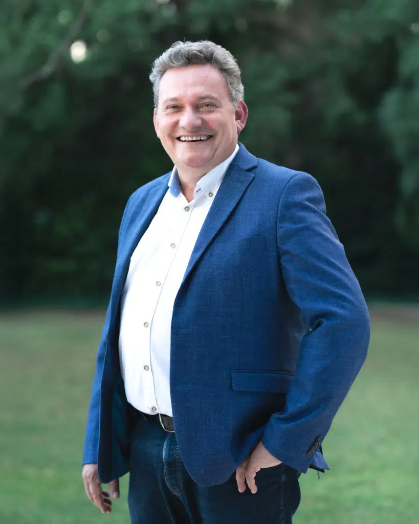 Portrait professionnel de Olivier Helterlin, Senior VP Customer Success au sein du groupe PTC réalisé par Paul Parmentier, photographe corporate à Paris