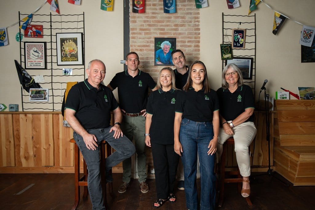 Photo d'équipe des collaborateurs du Groupe VTE réalisée par Paul Parmentier, photographe corporate